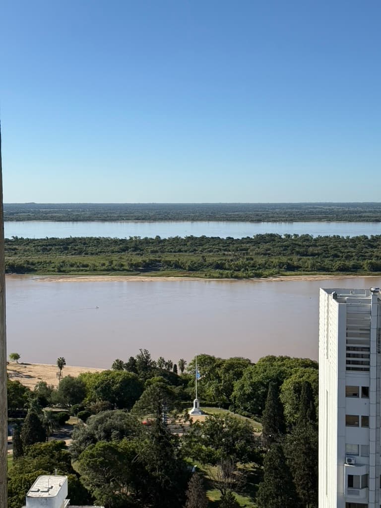 Río Paraná desde el Parque Urquiza - Torre Faro